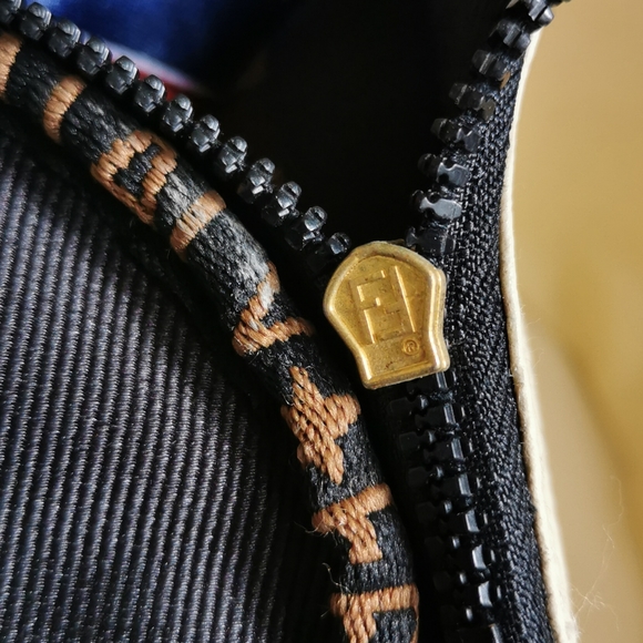 Authentic Fendi bucket - Picture 8 of 9